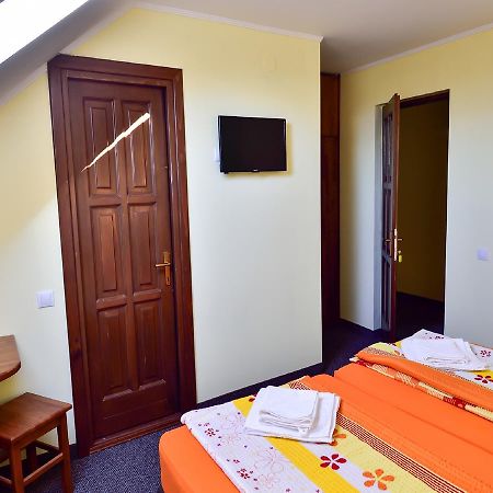 Gyongyvirag Panzio Bed & Breakfast Turia Exterior photo
