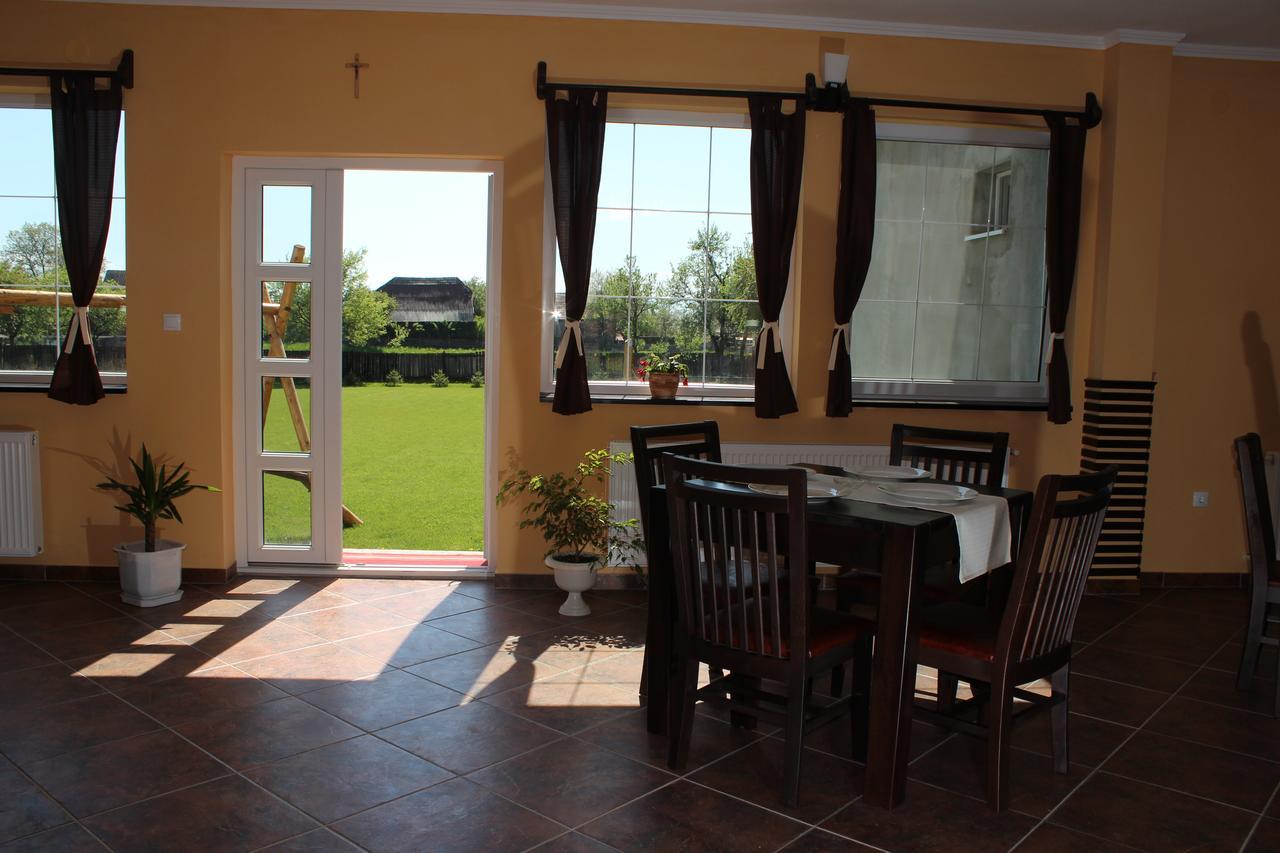 Gyongyvirag Panzio Bed & Breakfast Turia Exterior photo