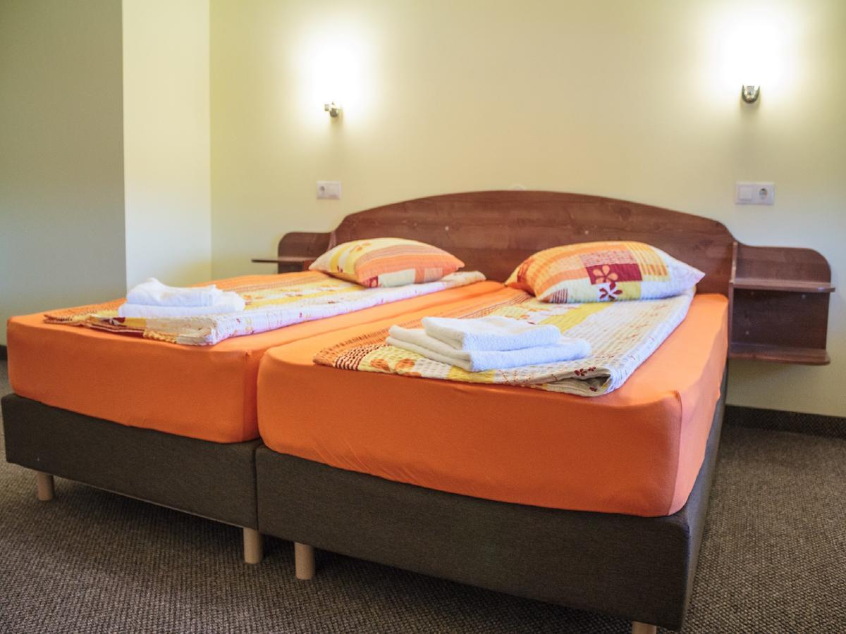 Gyongyvirag Panzio Bed & Breakfast Turia Exterior photo