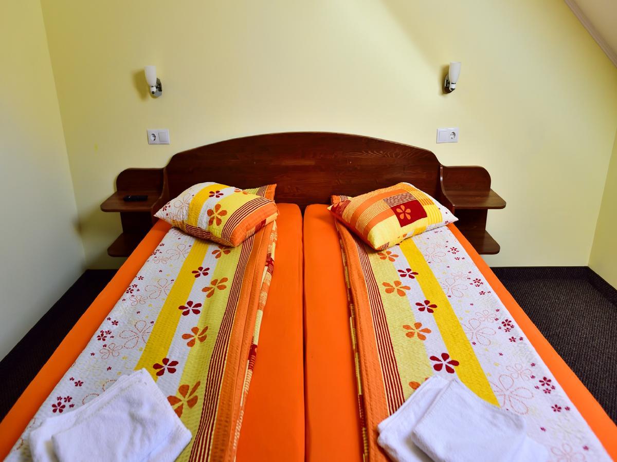 Gyongyvirag Panzio Bed & Breakfast Turia Exterior photo